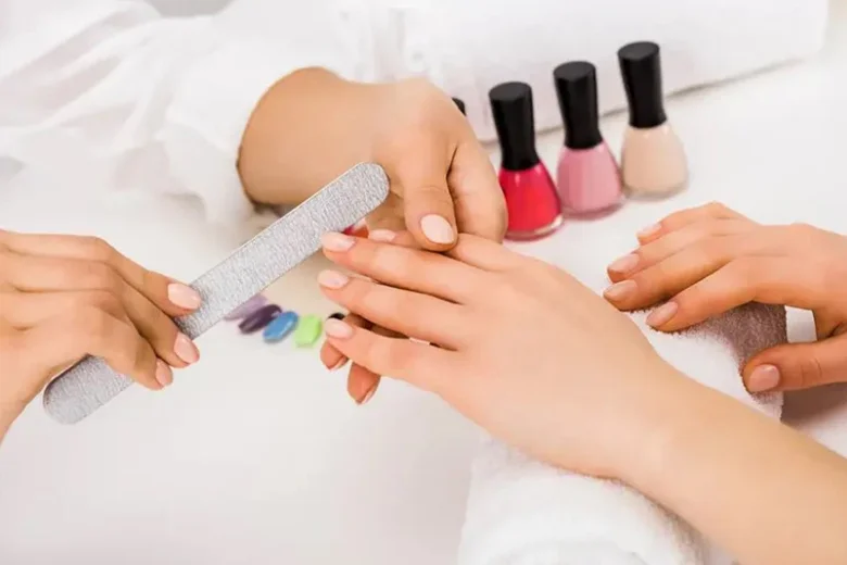 Maniküre mit Lack Waiblingen